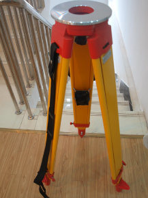 全站仪/经纬仪/自动水平仪的木制三脚架（JM-1B）